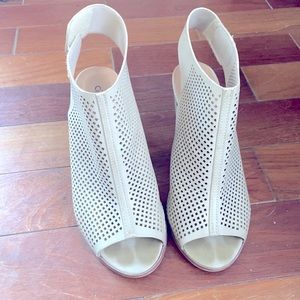 Tan Heels-city classified